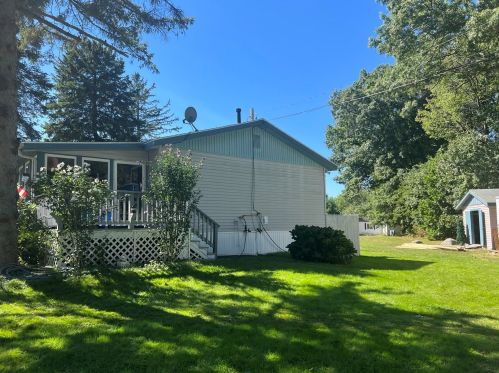 6 Winter St, Salem, NH 03079-2835