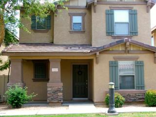 5844 Holmes Ave, Mesa, AZ 85206-6835