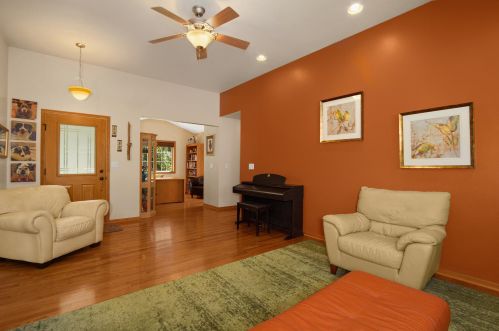 2727 Lakeshore Dr, La Crosse, WI 54603-1012