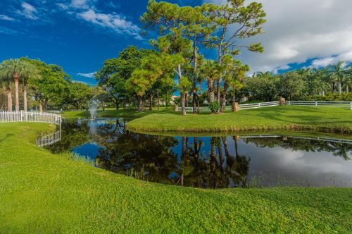 7705 Forest Green Ln, Boynton Beach FL  33436-8835 exterior