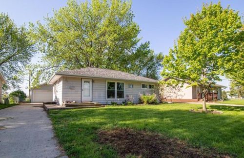 1430 F Ave, Nevada, IA 50201-2428