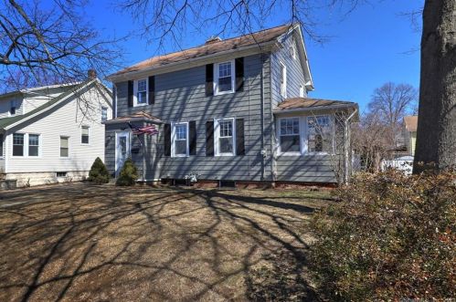 21 Robert St, Milford, CT 06461-4052