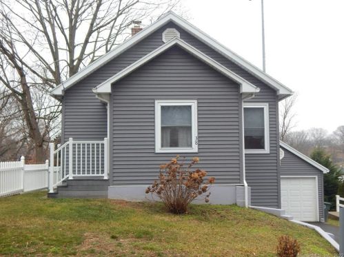 38 Concord Ave, Milford, CT 06460-4111