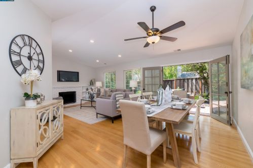 1105 Shady Creek Pl, Danville, CA 94526-4357