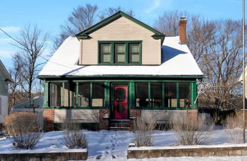 10 Goldberg Ave, Norwich CT  06360-4314 exterior