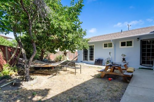 2088 Trafalgar Ave, Hayward CA  94545-3062 exterior