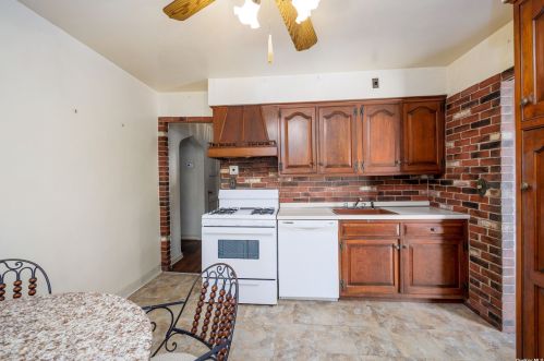 86 Diamond St, Floral Park NY  11003-4216 exterior