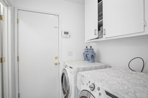 422 Walnut Ave, Manteca CA  95336-4410 exterior