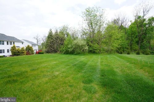 1941 Canyon Creek Rd, Gilbertsville PA  19525-7002 exterior