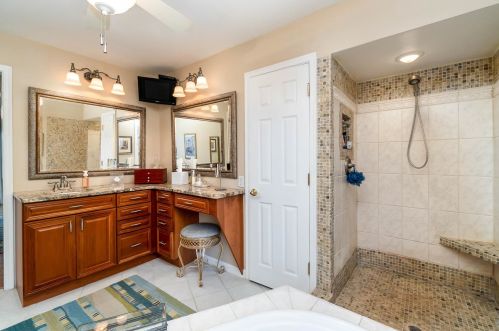 1070 Tudor Ln, Florence KY  41042-9647 exterior