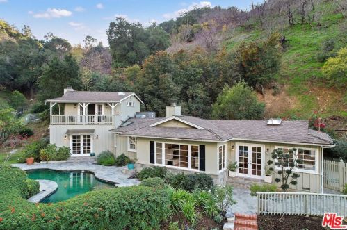 3531 Coldwater Canyon Ave, North Hollywood CA  91604-4060 exterior