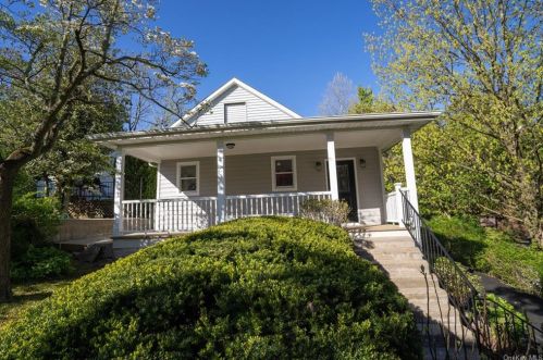 41 Whitewood Ave, New Rochelle, NY 10805-1209