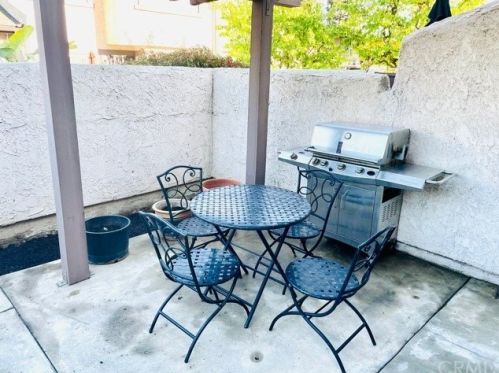 869 Coriander Dr, Torrance CA 90502-3020 exterior