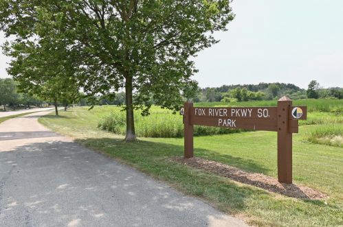 1217 Woodbury Cmn, Waukesha WI  53189-7792 exterior