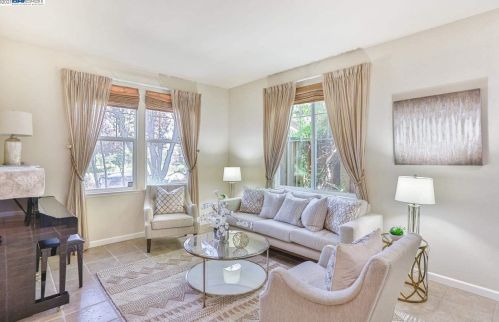 330 Langton Ct, San Ramon CA  94582-4692 exterior