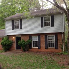 6520 Farmingdale Dr, Charlotte NC  28212-4418 exterior