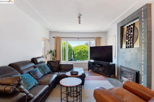 2834 60 Ave, Oakland CA 94605-1504 exterior