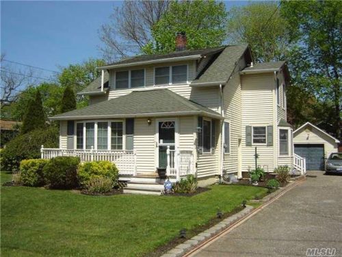 231 Long Island Ave, Holtsville, NY 11742-1820