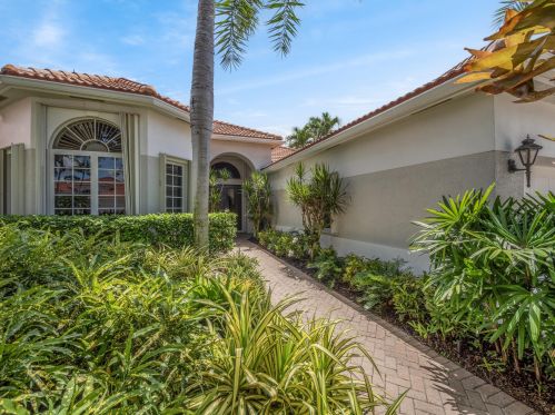 114 San Marco Dr, West Palm Beach, FL 33418-4640
