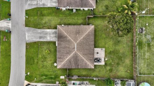 1910 Dorado Ln, Fort Pierce FL 34953-1826 exterior