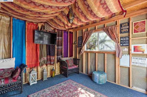 7950 Hillmont Dr, Oakland CA  94605-3521 exterior