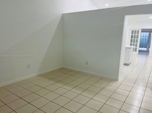 2122 53rd St, Hialeah FL  33016-2031 exterior