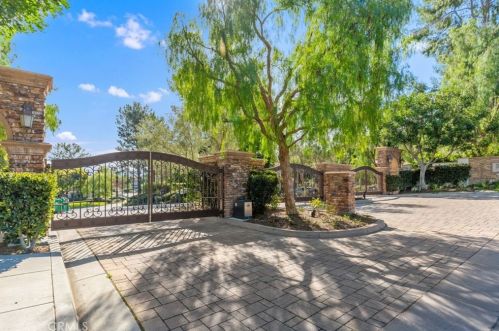 4 El Paseo, Irvine, CA 92612-2907