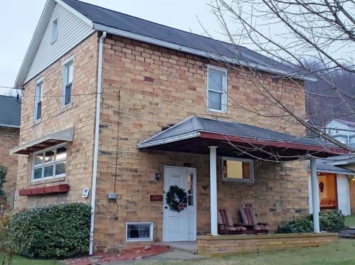 1002 Dixon Rd, Clymer, PA 15728-1027