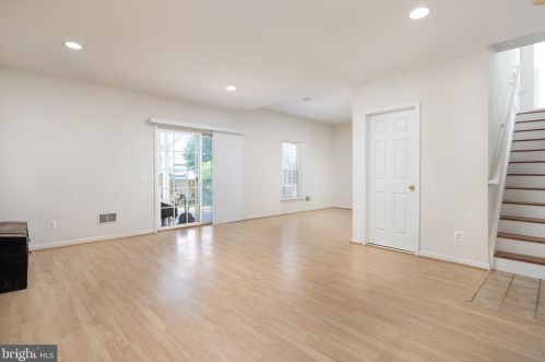 15055 Clementine Way, Haymarket VA  20169-3319 exterior