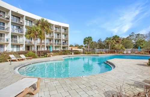 214 Miracle Strip Pkwy, Fort Walton Beach FL 32548-6651 exterior