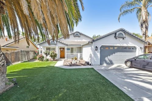 2150 Osborne Cir, Hollister, CA 95023-5228