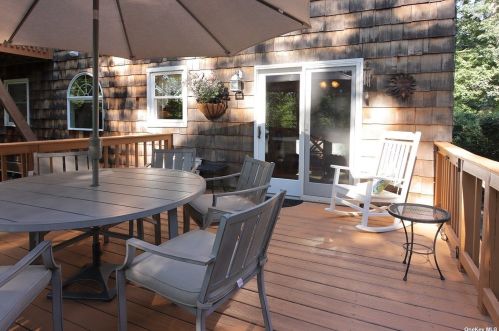 107 Scudder Pl, Northport NY  11768-3027 exterior