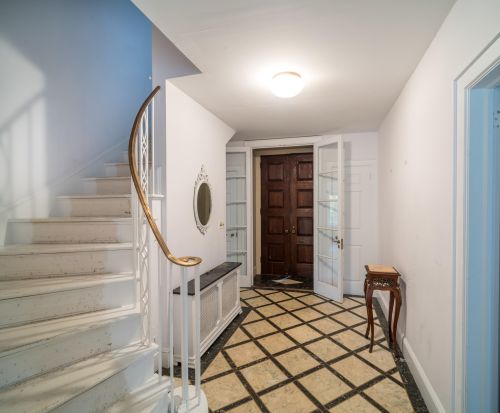 5 Father Peters Ln, New Canaan CT  06840-2215 exterior