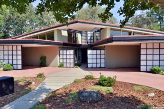 3911 Knollwood Ct, Sacramento, CA 95821-3932