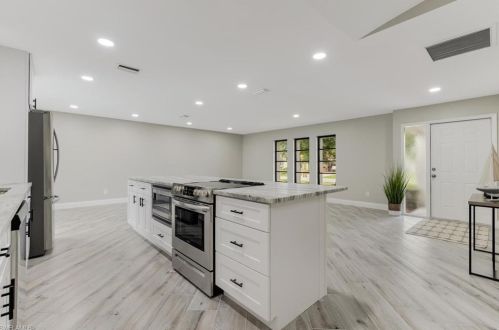 3417 10th Pl, Cape Coral, FL 33909-6408