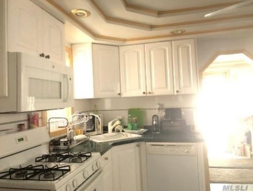 80-47 161st St, Jamaica, NY 11432-1138