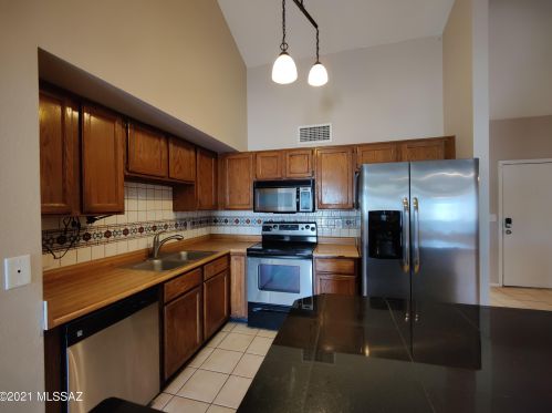 4830 Ferret Dr, Tucson AZ 85742-9543 exterior