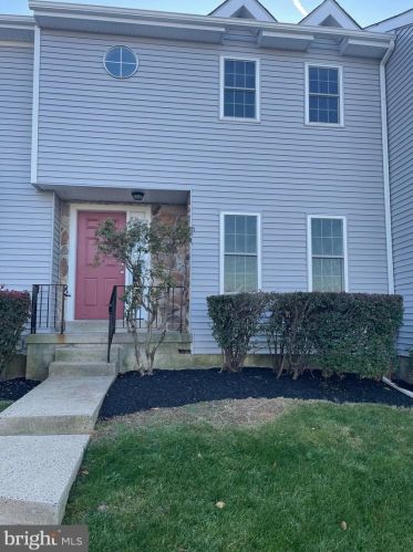 203 Tupelo Grv, Prospectville, PA 19002-5074