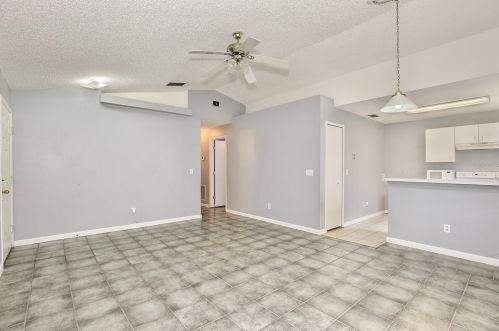 11048 Einbender Rd, Orlando, FL 32825-5780