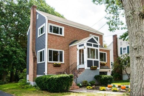 90 Ferncroft Rd, Milton, MA 02186-2610