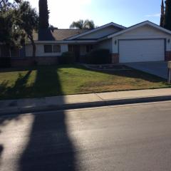 2419 Bladen St, Bakersfield, CA 93309-4512