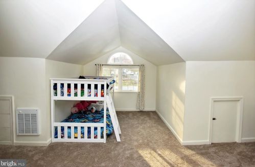 6644 Woodland Dr, Spring Grove PA 17362-8622 exterior