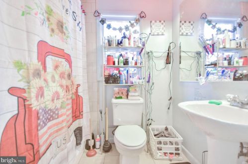 310 Congress St, Charles Town WV  25414-1320 exterior