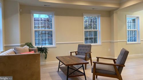 4461 B St, Washington, DC 20019-4358