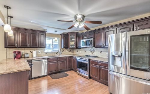 1457 Grundy Ave, Holbrook, NY 11741-2105