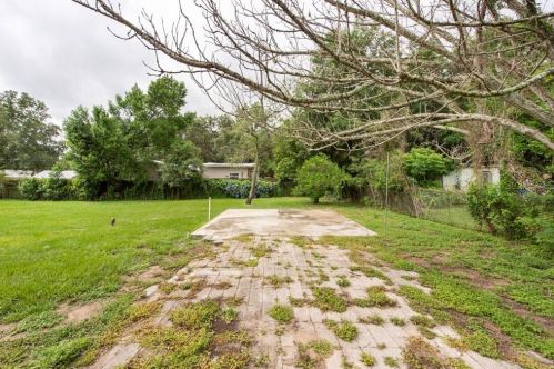 9741 Fowler Ave, Thonotosassa FL  33592-3415 exterior