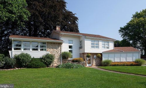 252 Redwood St, Hummelstown PA  17036-2619 exterior