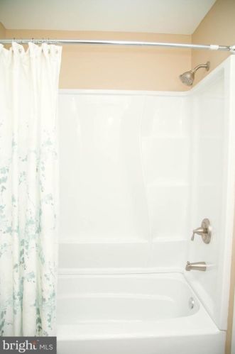 71 Honeysuckle Dr, Navy Sup Dpt PA 17050-3166 exterior