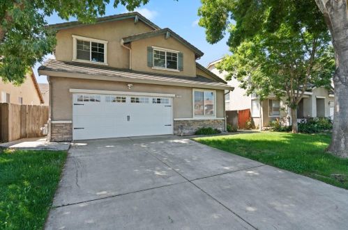 950 Kirkwood Way, Lathrop, CA 95330-8912
