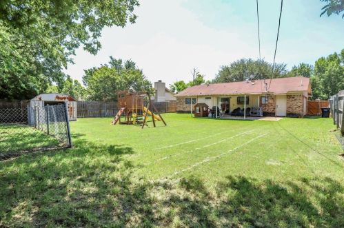 5824 Sea Breeze Ln, Fort Worth TX  76135-2068 exterior